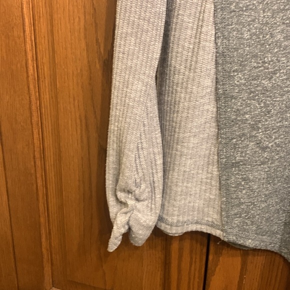 Women’s size small, knit top with strap detail in 2 tones of grey - Picture 5 of 6